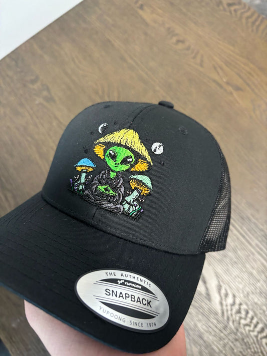 Black mushroom alien Flexfit SnapBack